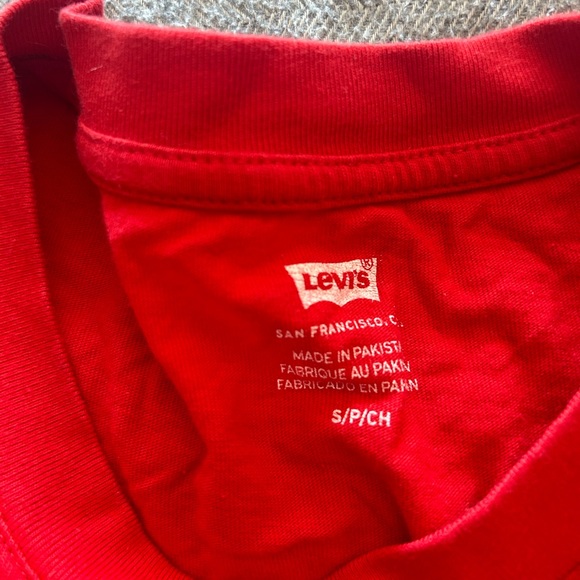 Levi’s top - Picture 3 of 3